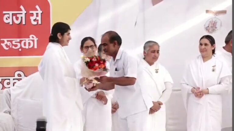 आइए मिलजुल कर रहने की भारतीय संस्कृति को अपनाएं